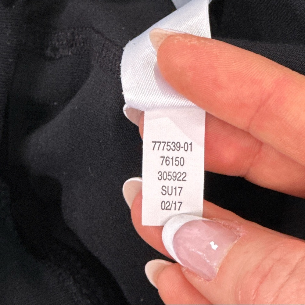 Athleta Women’s Meshblock Cropped Pocket Leggings Black Mesh Panel Workout XL - Picture 11 of 15